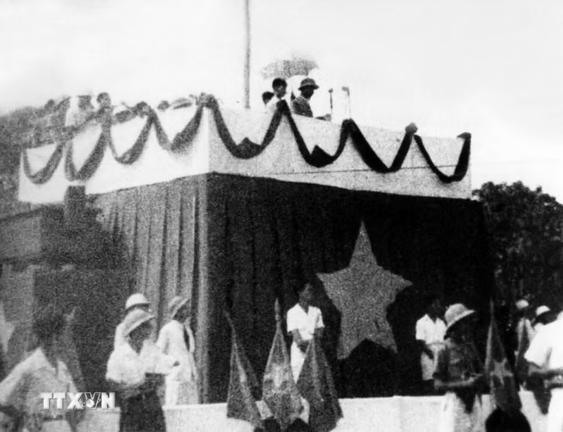 Vai trò to lớn của Chủ tịch Hồ Chí Minh trong Cách mạng Tháng Tám 1945